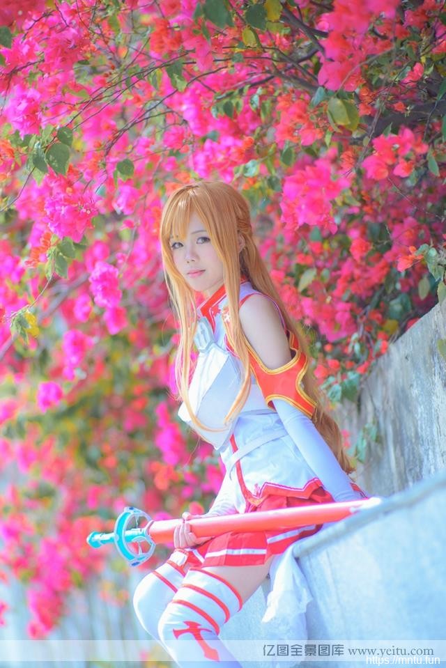 cosplay秀少女演绎热门网游《刀剑神域》COSPLAY