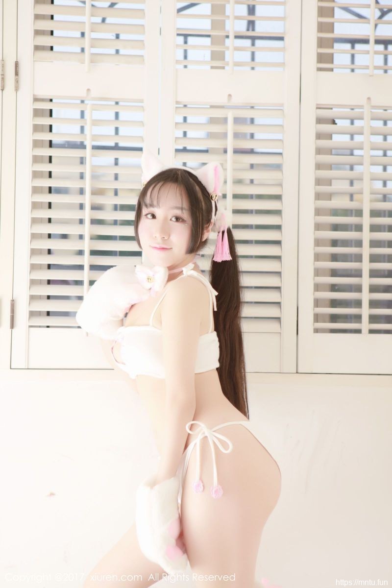 秀人网新人萝莉吃白菜的vi菜菜COS动漫cosplay福利PLAY清纯猫女郎写真