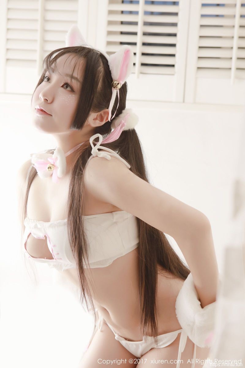 秀人网新人萝莉吃白菜的vi菜菜COS动漫cosplay福利PLAY清纯猫女郎写真