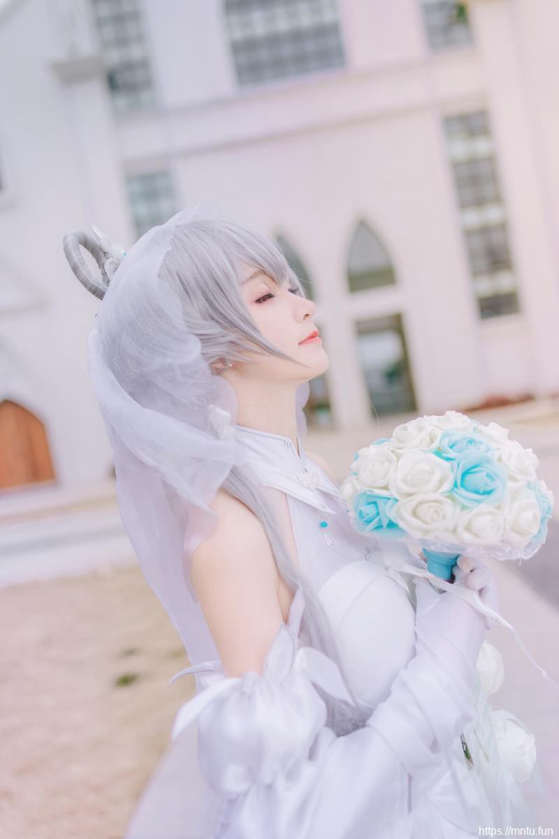 白丝美腿洛天依花嫁cosplay性感图片