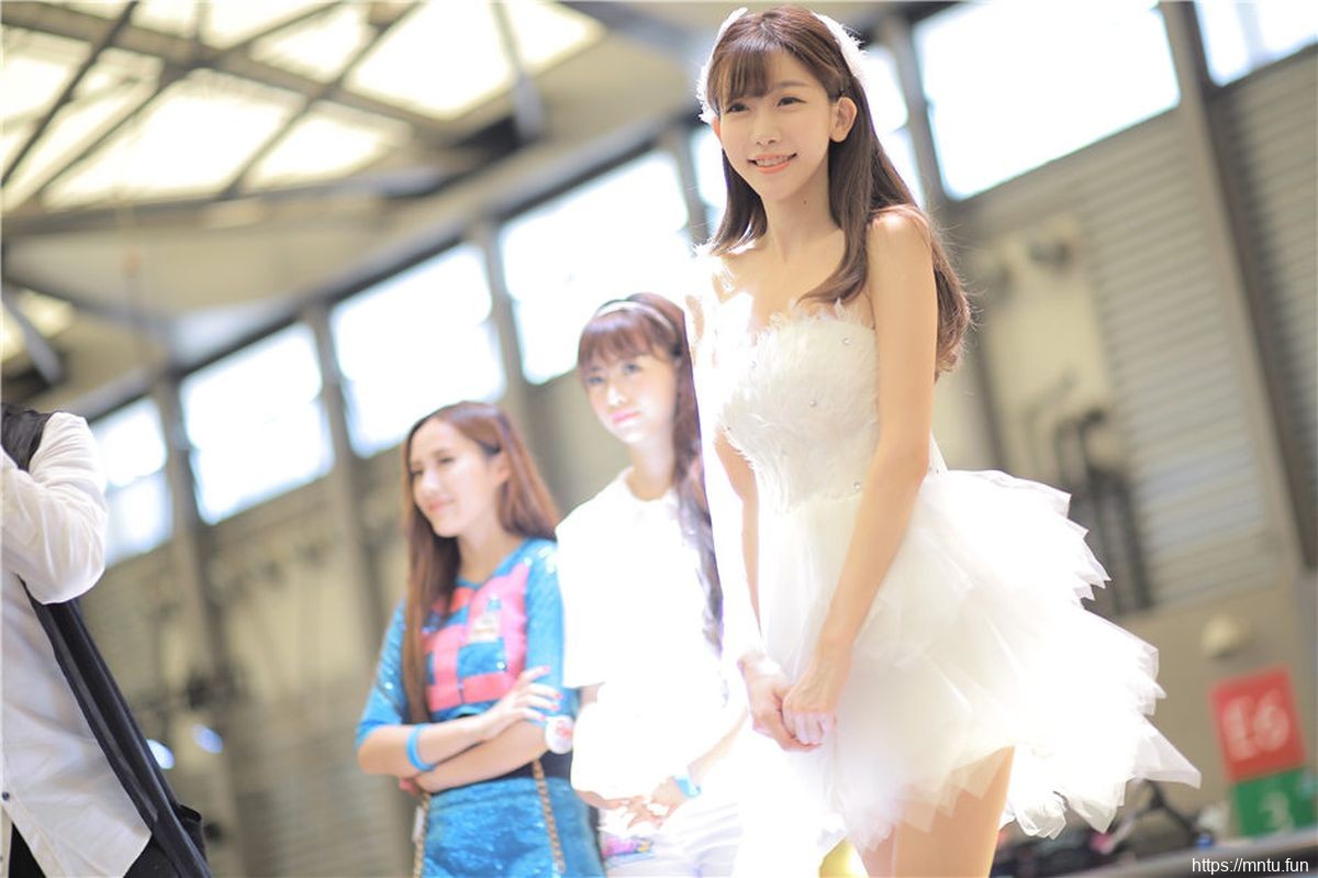 性感美女陈潇XiaoerCJ20cosplay美图15COS女仆装角色扮演绝色清纯美照