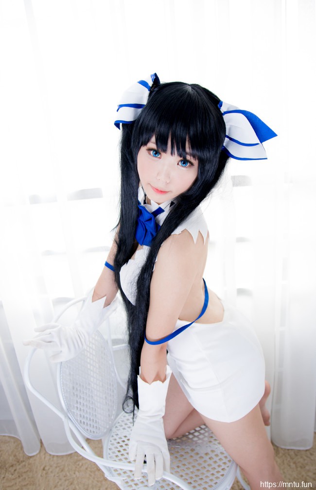 巨乳萝莉cosplay赫斯缇雅福图片