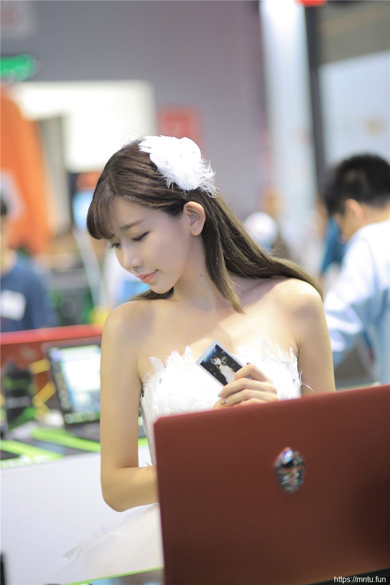 性感美女陈潇XiaoerCJ20cosplay美图15COS女仆装角色扮演绝色清纯美照