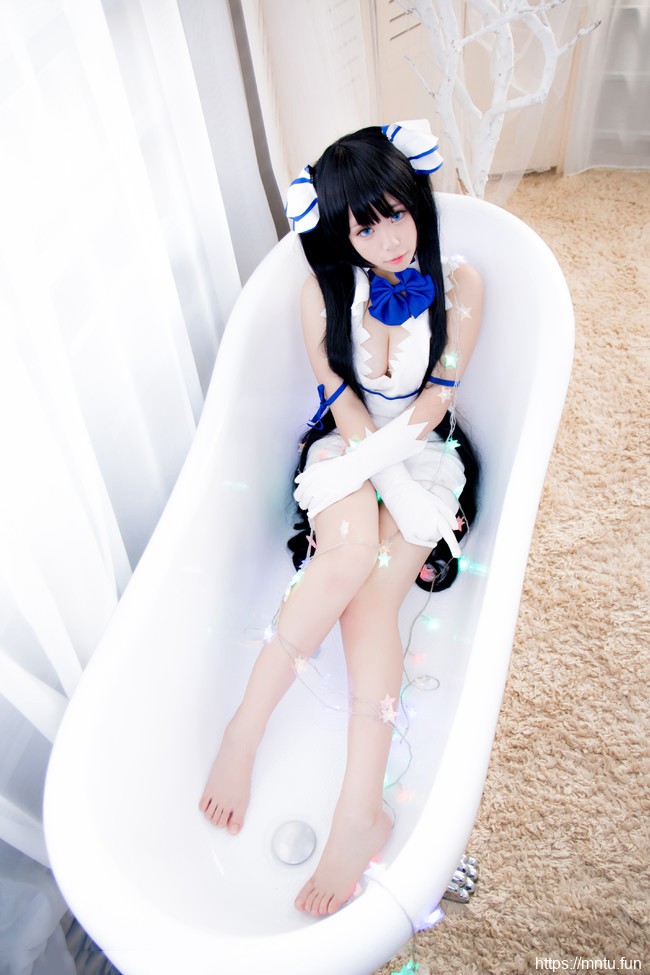 巨乳萝莉cosplay赫斯缇雅福图片