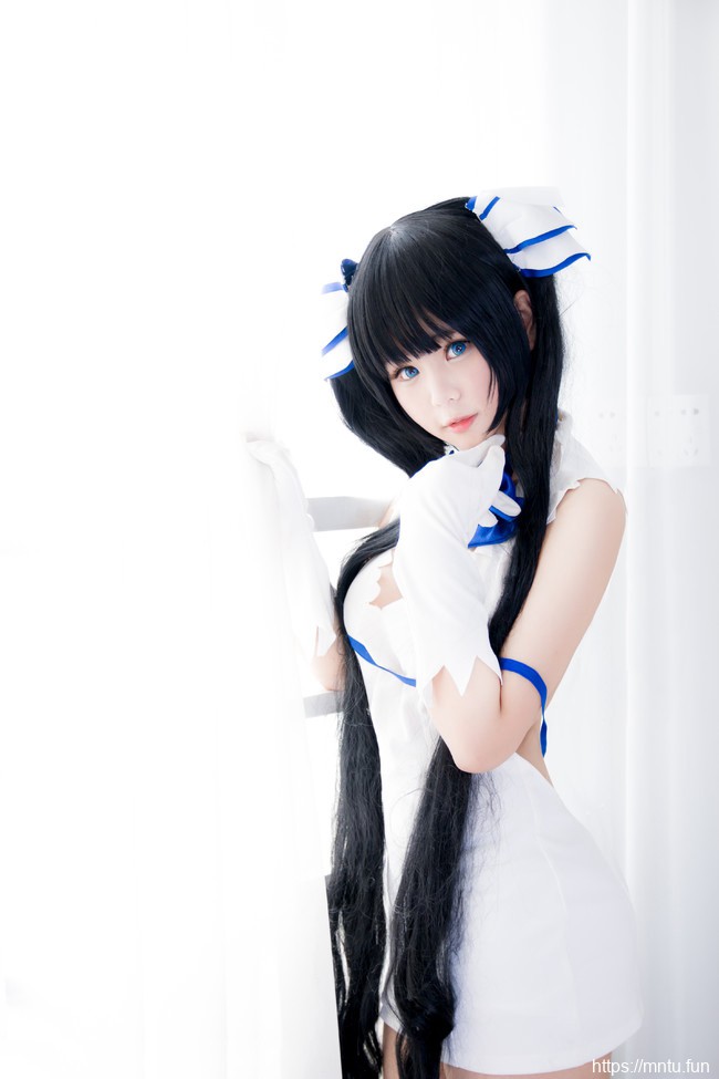 巨乳萝莉cosplay赫斯缇雅福图片