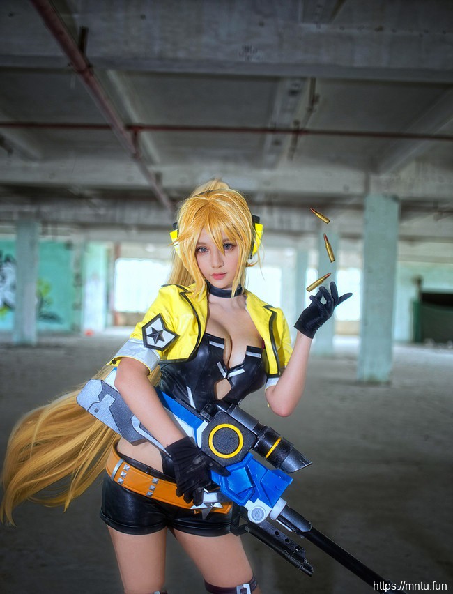 混血美女Cosplay莉莉少女咖啡枪朱诺埃蒙斯图片