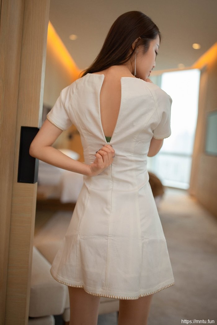 性感美女夏诗雯短裙美腿销魂诱人