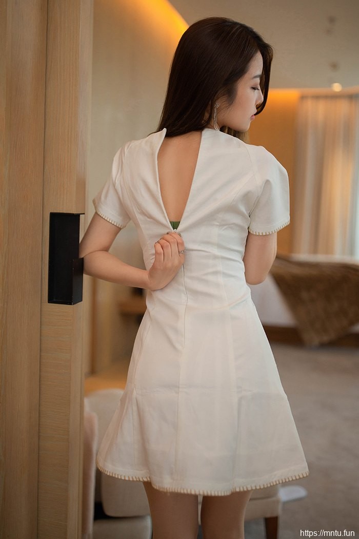 性感美女夏诗雯短裙美腿销魂诱人