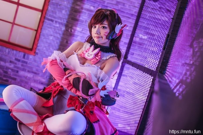 守望先锋DVa爆乳美胸cosplay图片