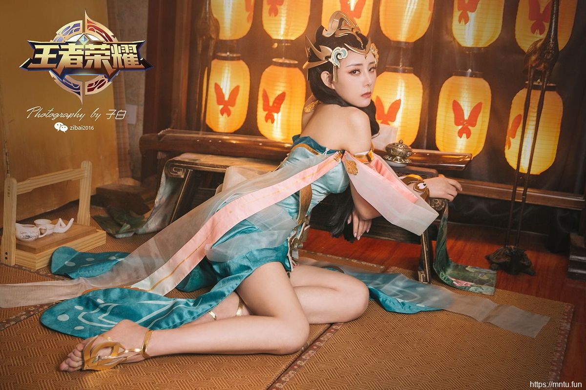头条女神性感美女莫cos play小希COS扮演王者荣耀杨玉环魅惑写真