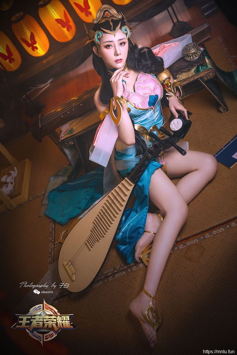 头条女神性感美女莫cos play小希COS扮演王者荣耀杨玉环魅惑写真