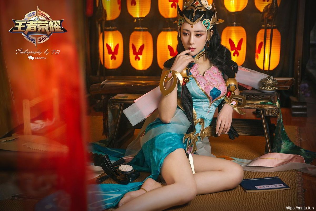 头条女神性感美女莫cos play小希COS扮演王者荣耀杨玉环魅惑写真