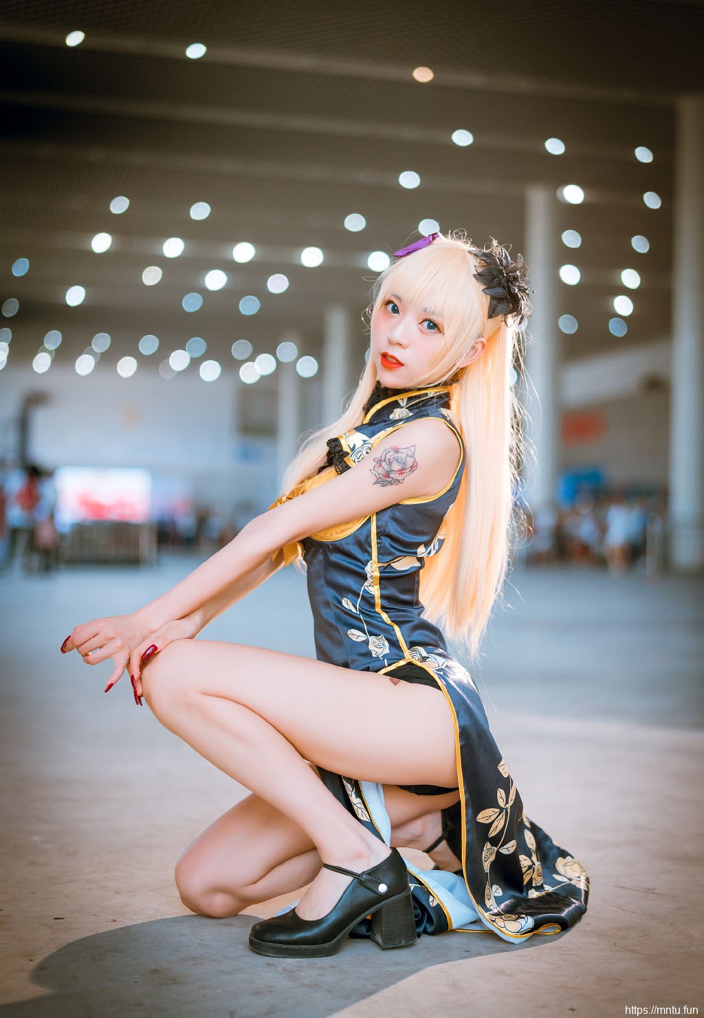 旗袍美女高开叉美腿性感同人cos写真