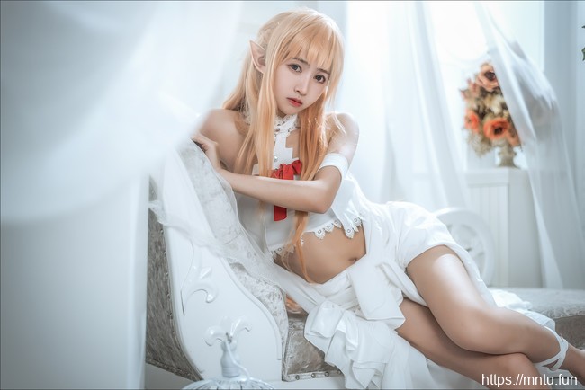 性感美女cos刀剑神域亚丝娜福利写真图片