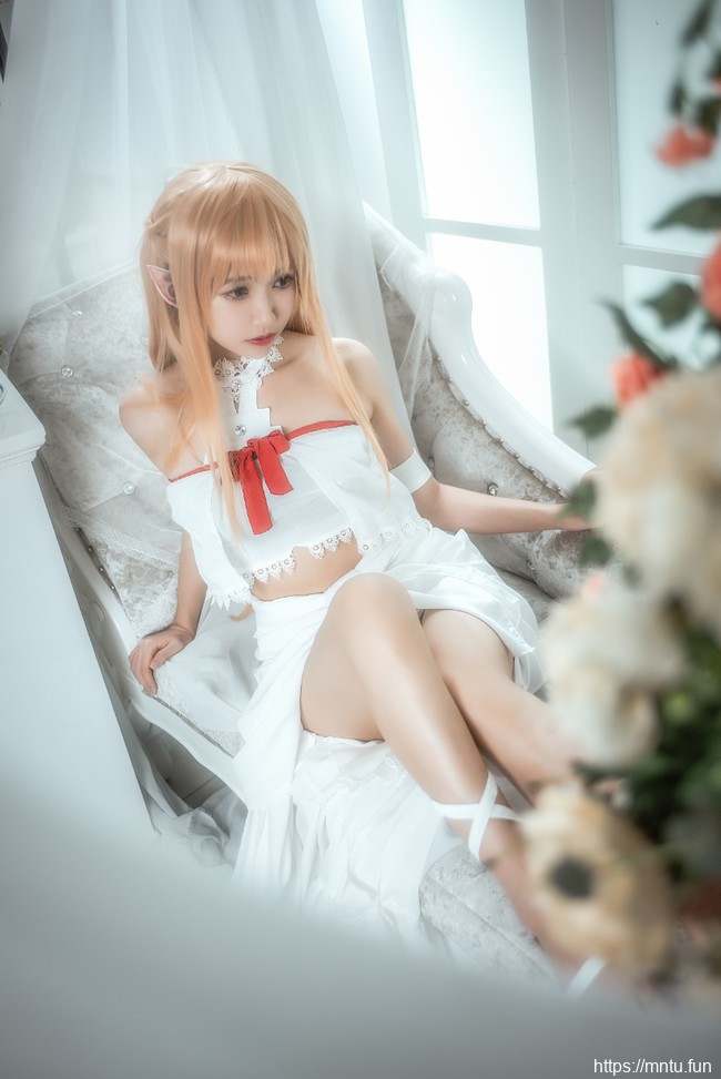 性感美女cos刀剑神域亚丝娜福利写真图片