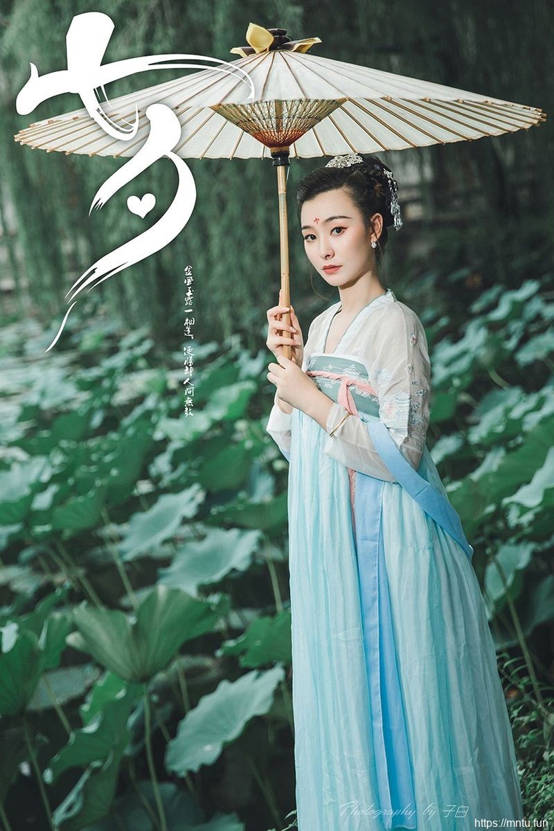 头条女神美cosplay的图片女模特Miss玄子化身白蛇传白素贞&amp;青小婉装扮美图