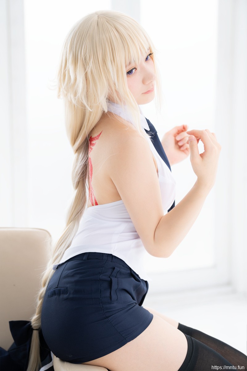 清纯美少女黑丝诱惑cosplay图片