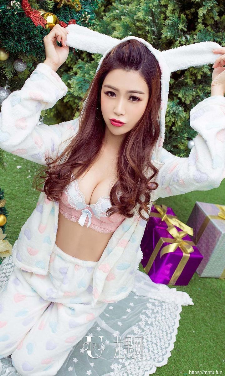 尤果网美女模lolita和cosplay特魏馨Wendy白皙爆乳兔女郎内衣诱惑圣诞美图