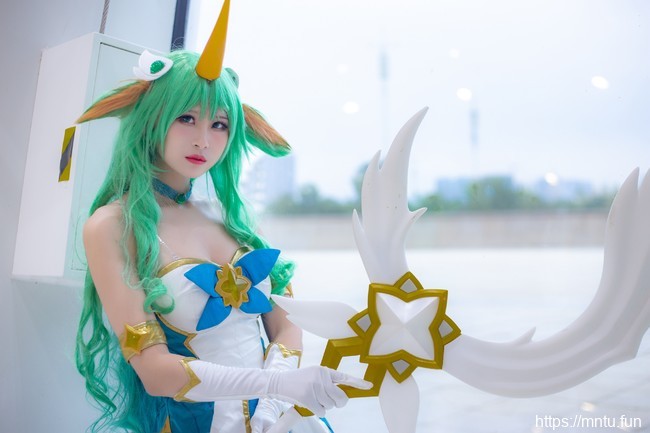 LOL星之守护者索拉卡cosplay图片