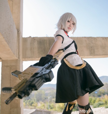 甜美可爱《少女前线》cosplay图片