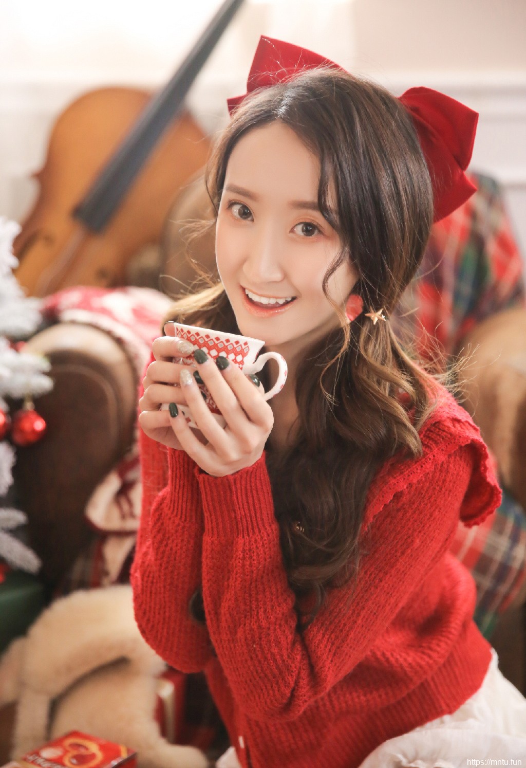 圣诞节美女白丝短裤美女模特写真