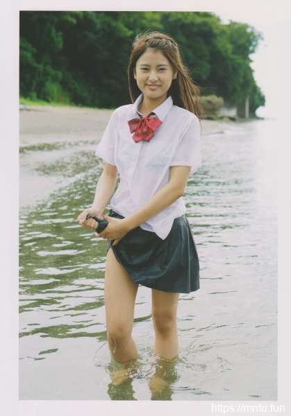 沖田彩花十五の夏ファースト写真集