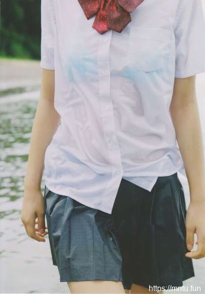 沖田彩花十五の夏ファースト写真集