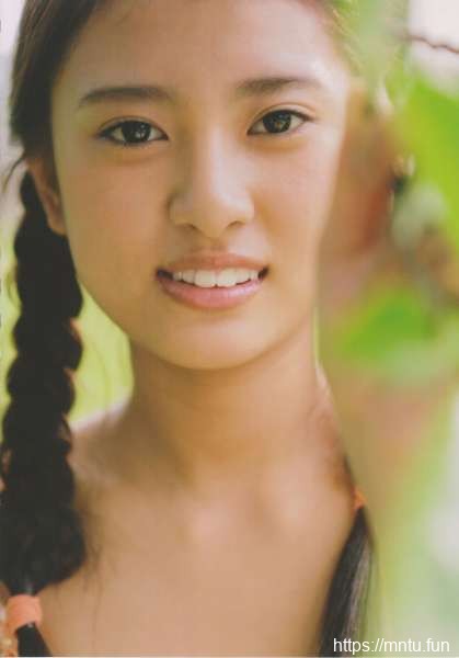 沖田彩花十五の夏ファースト写真集