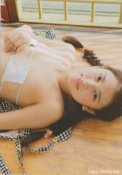 沖田彩花十五の夏ファースト写真集