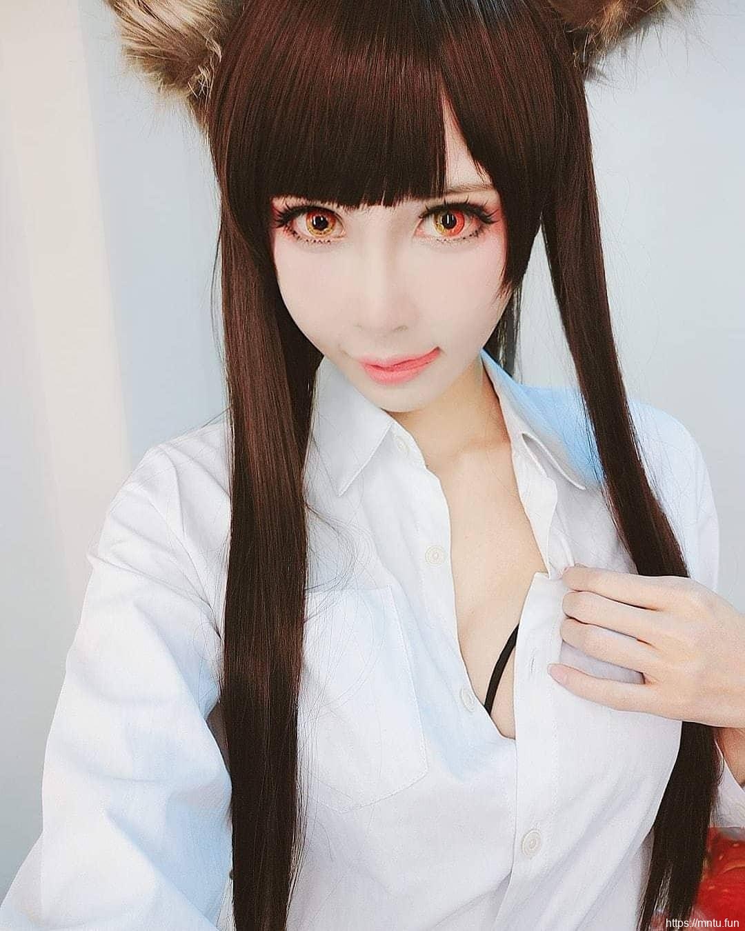 台班服cosplay湾人气Coser饿小璇E杯好身材波涛胸涌角色扮演美图