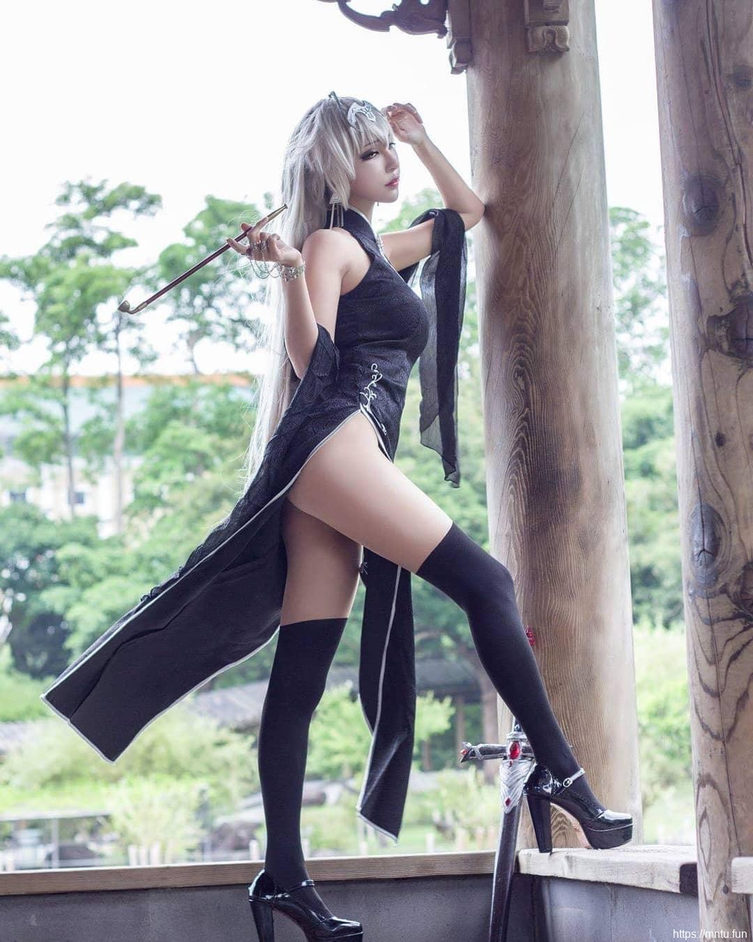台班服cosplay湾人气Coser饿小璇E杯好身材波涛胸涌角色扮演美图