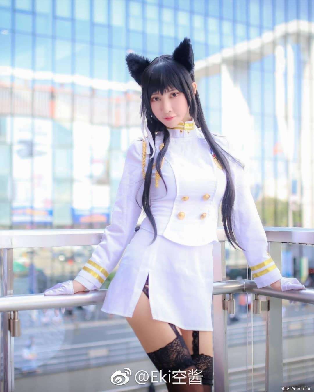 台班服cosplay湾人气Coser饿小璇E杯好身材波涛胸涌角色扮演美图