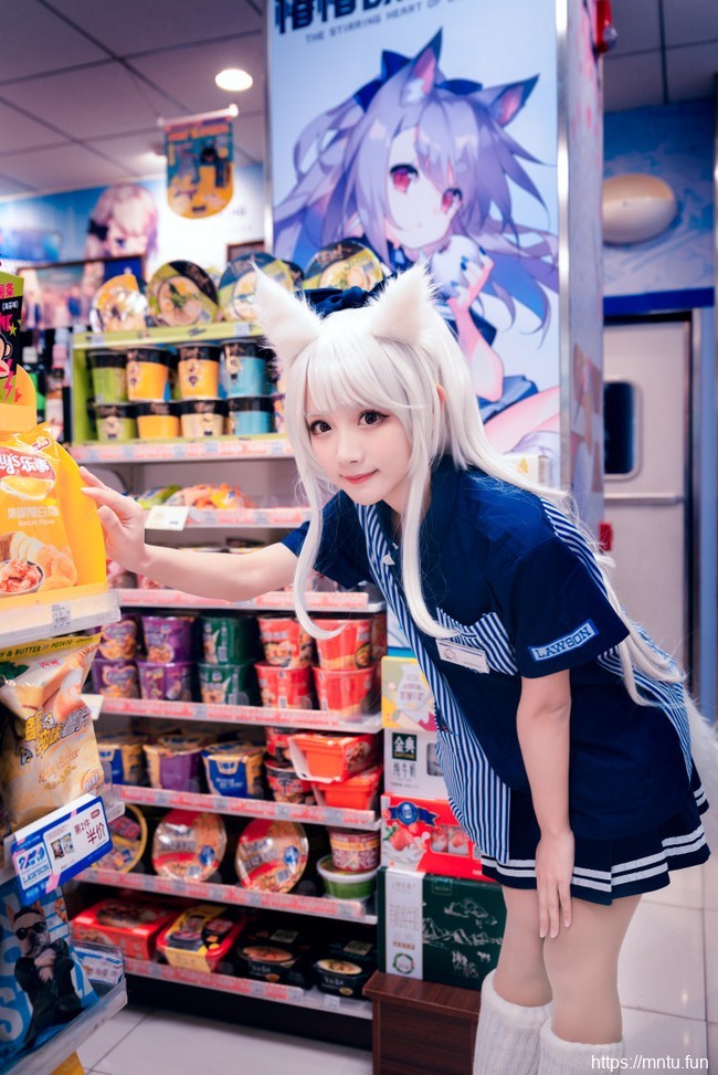 可爱俏皮萝莉控碧蓝航线舰娘cosplay图片