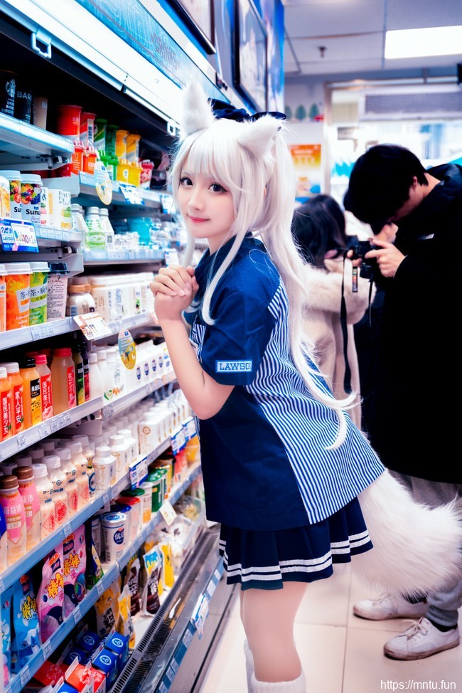 可爱俏皮萝莉控碧蓝航线舰娘cosplay图片