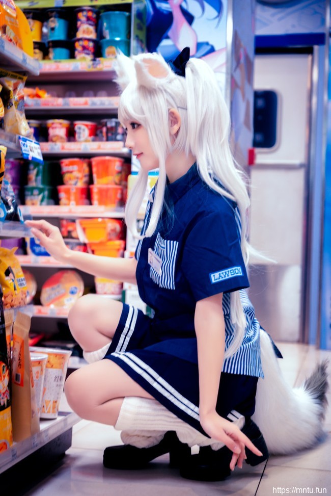 可爱俏皮萝莉控碧蓝航线舰娘cosplay图片