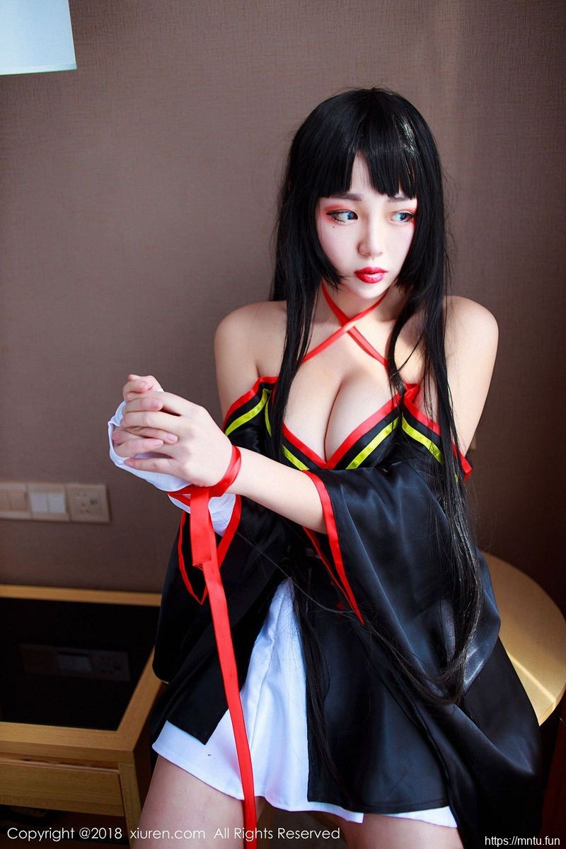 秀人网新人模特米粒米粒性感和服童颜巨乳COSPLAY写cosplayh福利无遮挡真