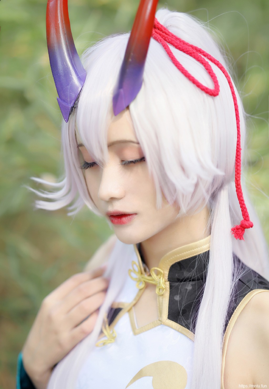 巴御前美女cos大胆户外旗袍美女写真