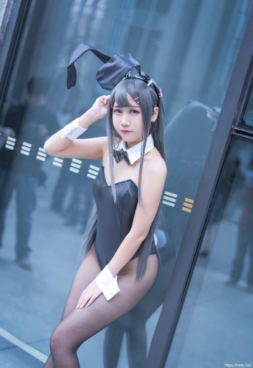 裹胸美女兔女郎cos性感制服诱惑写真