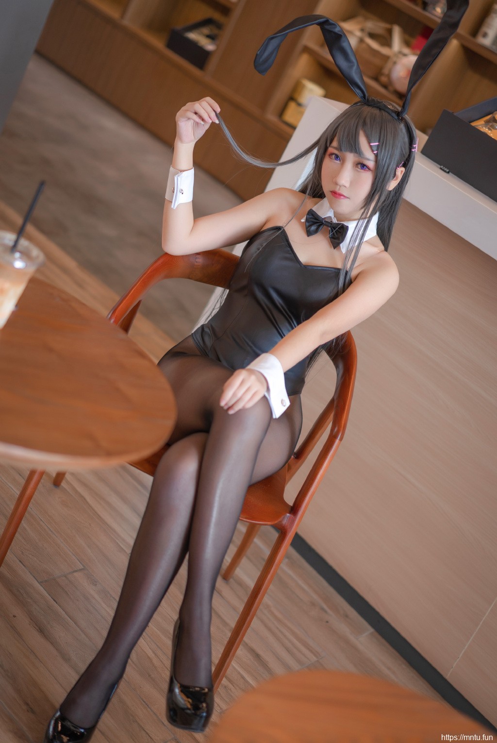 裹胸美女兔女郎cos性感制服诱惑写真