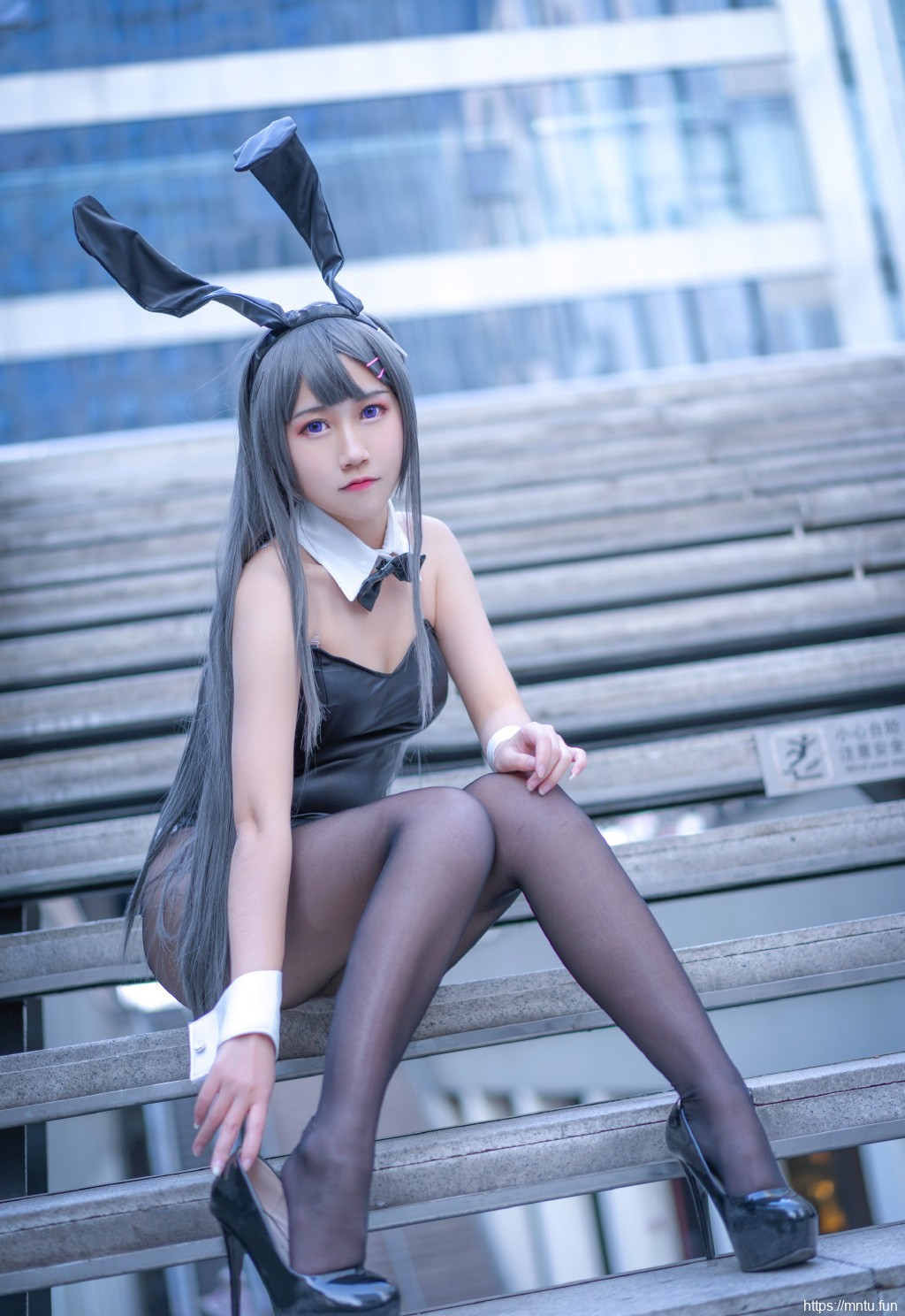 裹胸美女兔女郎cos性感制服诱惑写真