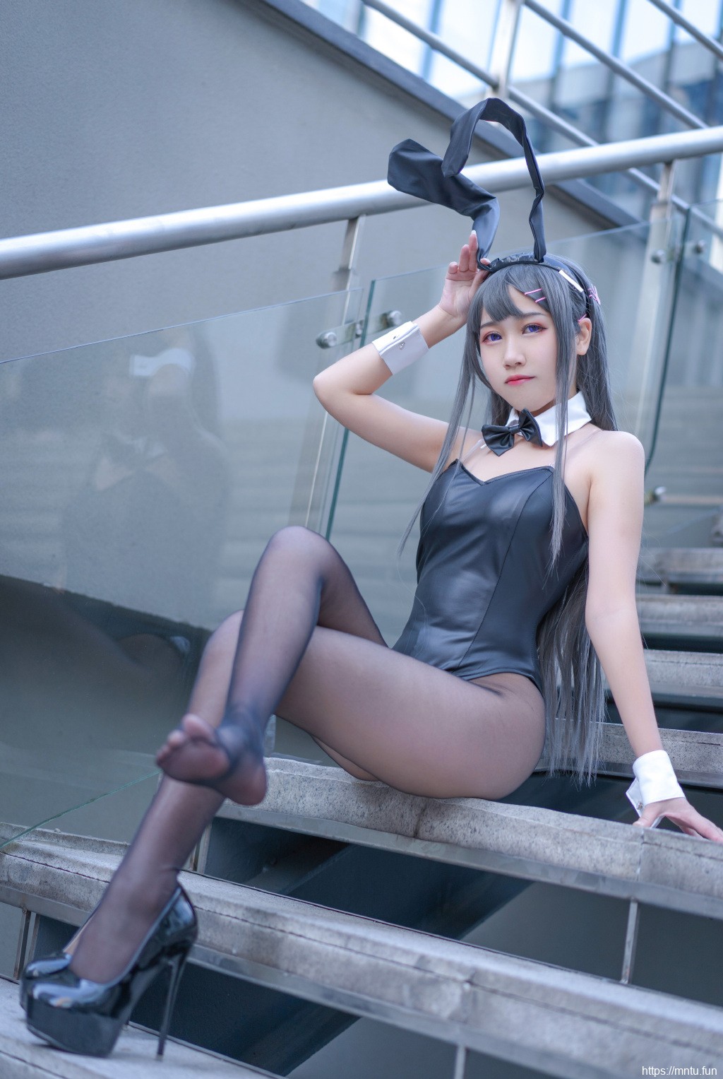 裹胸美女兔女郎cos性感制服诱惑写真