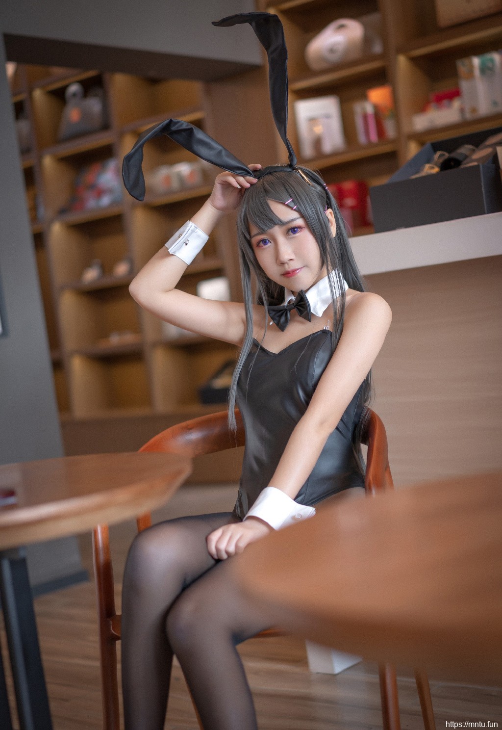 裹胸美女兔女郎cos性感制服诱惑写真