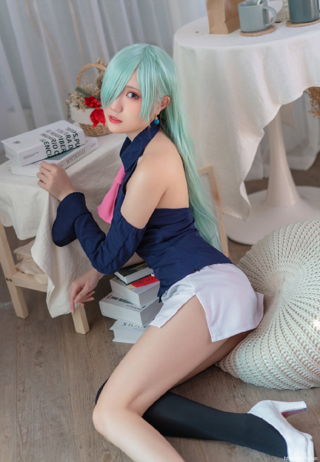 伊丽莎白·里昂妮丝COS美女高清性感图片