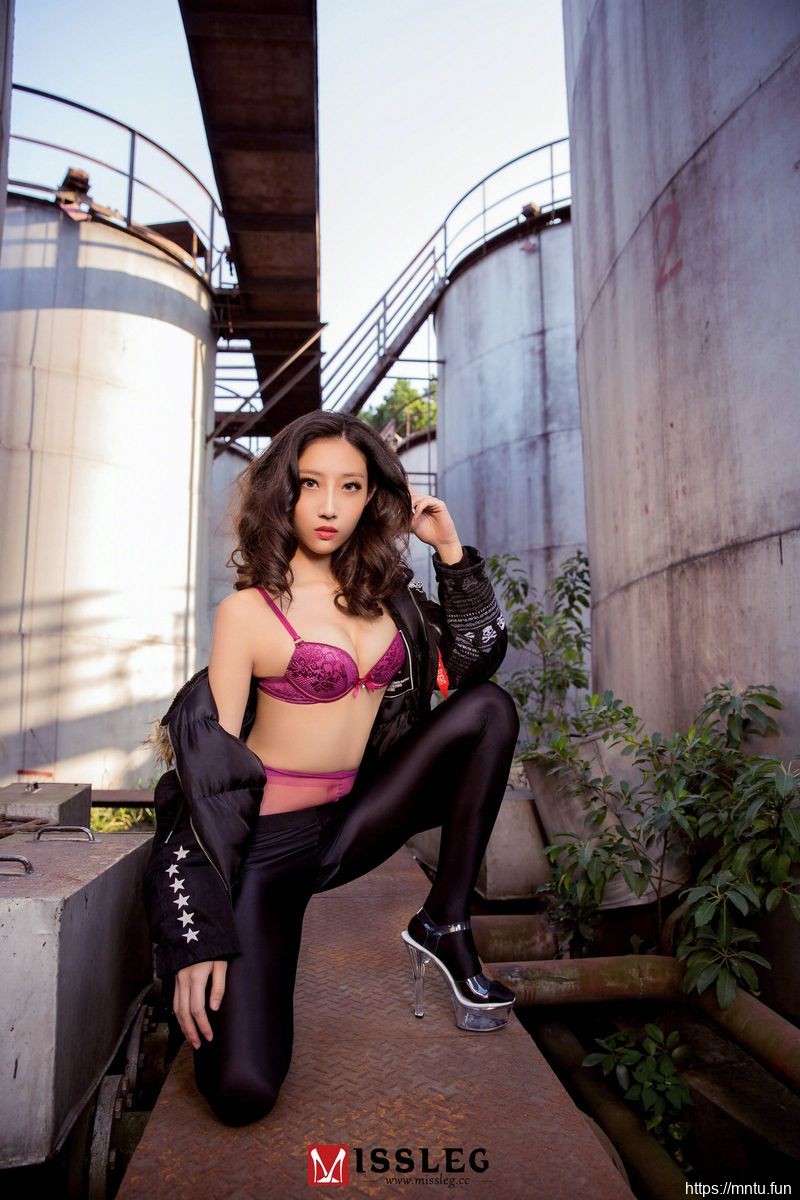 MISSLEG蜜丝美女cosplay女装动漫模特凌宝儿迷彩与紫COSPLAY写真套图