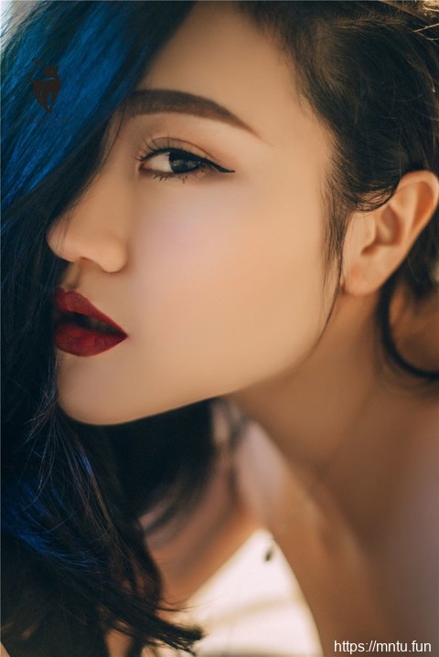 PartyCat轰趴猫 风骚翘臀丁字裤美女少妇魅惑写真图片