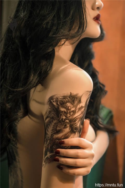 PartyCat轰趴猫 风骚翘臀丁字裤美女少妇魅惑写真图片