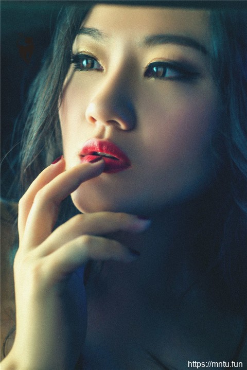 PartyCat轰趴猫 风骚翘臀丁字裤美女少妇魅惑写真图片