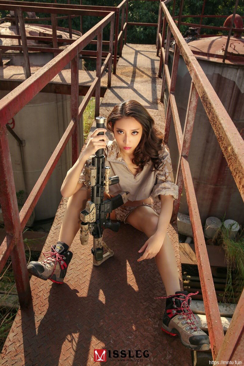 MISSLEG蜜丝美女cosplay女装动漫模特凌宝儿迷彩与紫COSPLAY写真套图