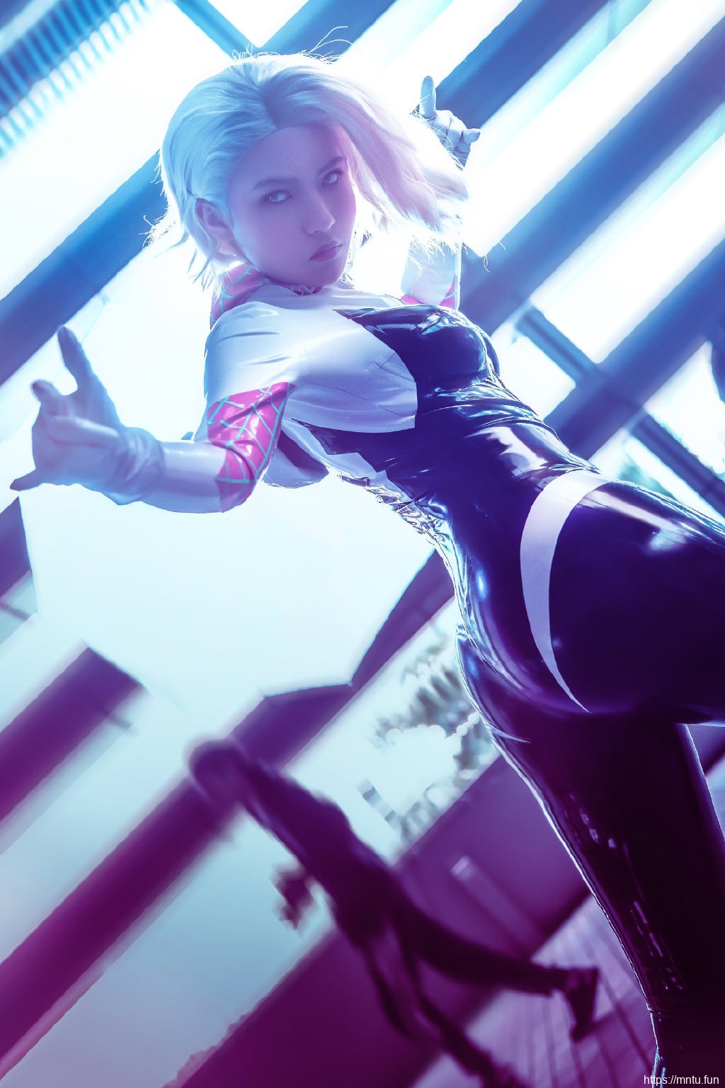 性感曼妙美女紧身衣cosplay写真图片