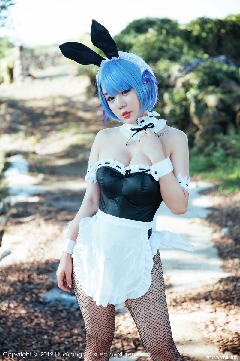 花漾Show性感cosplay女装动漫女神王雨纯COS兔女郎内衣诱惑济州岛旅拍